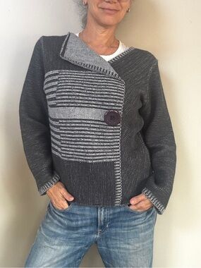 Belamie Gray patchwork faux Button-Front Asymmetric Knit Sweater Sz XL pls Read